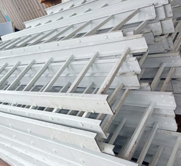 نردبان کابل پلاستیکی با داوم بالا